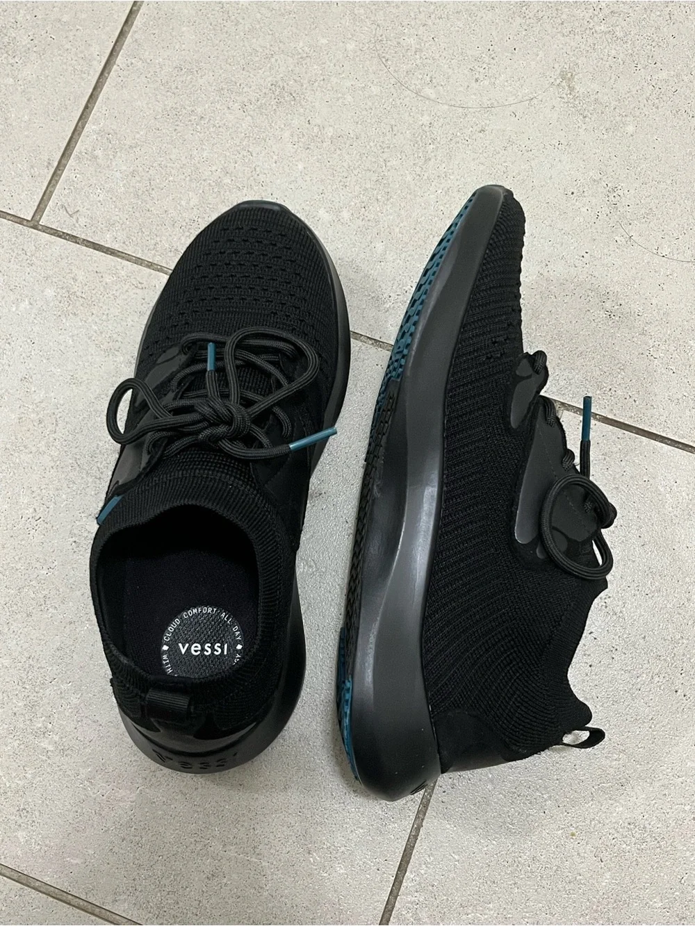 New Waterproof Vessi Black Everyday Move Shoes (size 7) - Picture 1 of 4